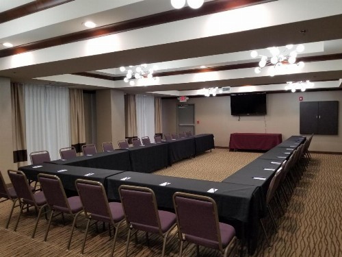Comfort Suites Little Rock - image 35