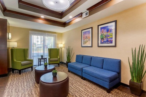Comfort Suites Little Rock - image 45