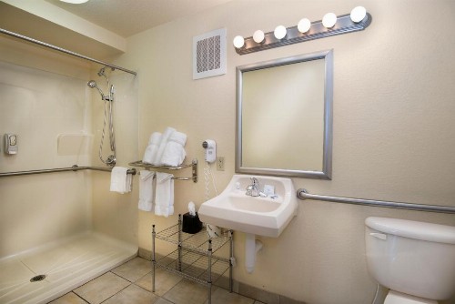 Markham House Suites Little Rock Medical Center - image 12