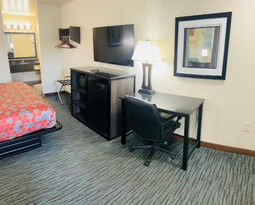 Garden Inn and Suites - image 2