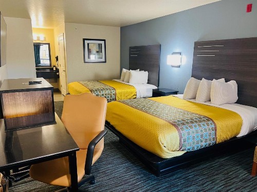 Garden Inn and Suites - image 4