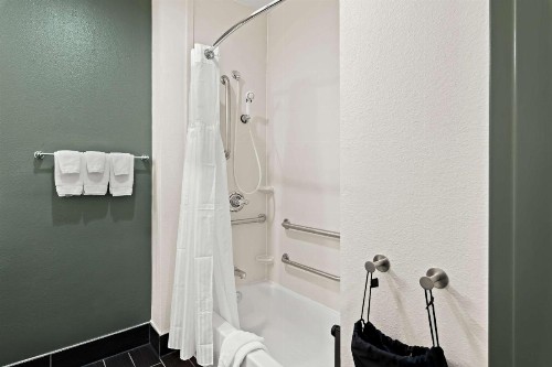 La Quinta by Wyndham Little Rock - West - image 18