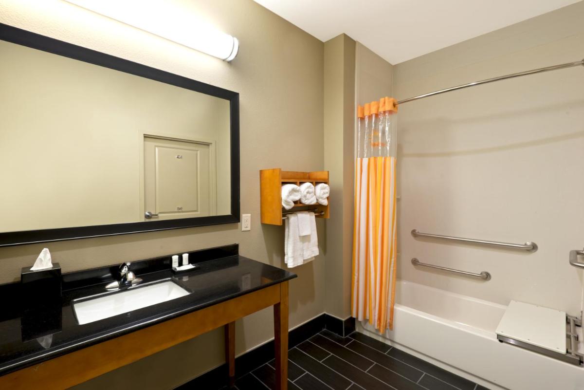 La Quinta by Wyndham Little Rock - West - image 2