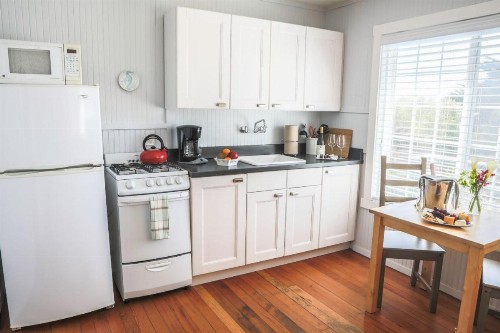 Inn at Schoolhouse Creek - image 17
