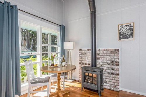Inn at Schoolhouse Creek - image 26