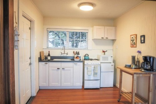 Inn at Schoolhouse Creek - image 7