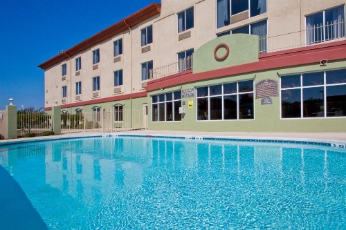 Holiday Inn Express Hotel & Suites Live Oak an IHG Hotel - image 28