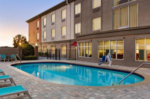 Holiday Inn Express Hotel & Suites Live Oak an IHG Hotel - image 39