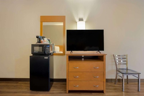Econo Lodge Live Oak - image 11