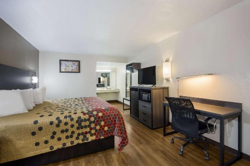 Econo Lodge Live Oak - image 20