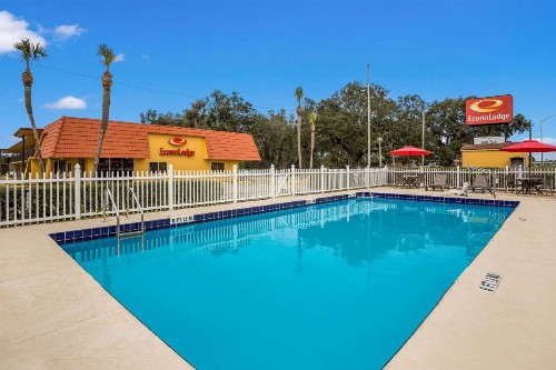Econo Lodge Live Oak - image 30