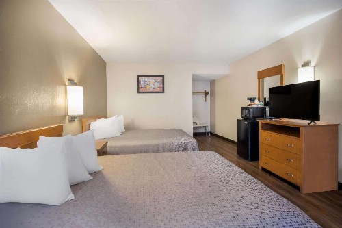 Econo Lodge Live Oak - image 9