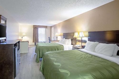 Quality Inn & Suites - image 14