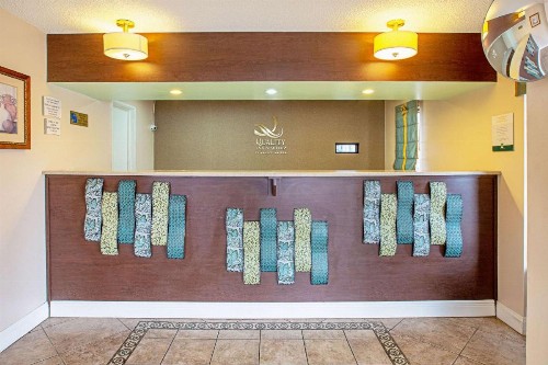 Quality Inn & Suites - image 17