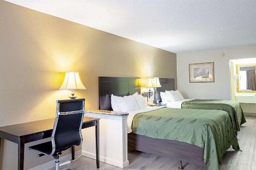 Quality Inn & Suites - image 30