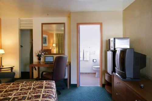 Americas Best Value Inn - Livermore - image 20
