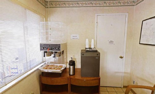 Americas Best Value Inn - Livermore - image 7