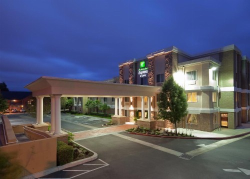 Holiday Inn Express Hotel & Suites Livermore an IHG Hotel