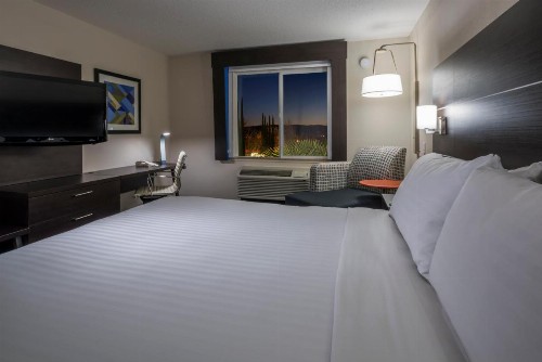 Holiday Inn Express Hotel & Suites Livermore an IHG Hotel - image 13