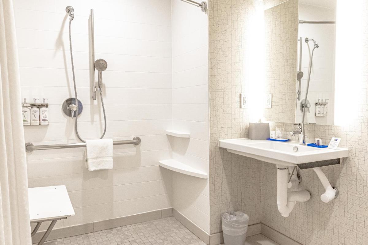 Holiday Inn Express Hotel & Suites Livermore an IHG Hotel - image 2