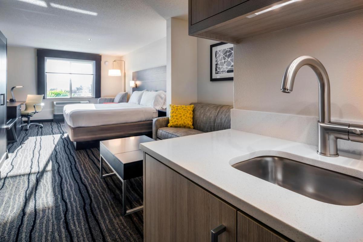 Holiday Inn Express Hotel & Suites Livermore an IHG Hotel - image 3