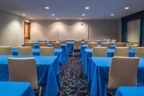 Holiday Inn Express Hotel & Suites Livermore an IHG Hotel - image 8