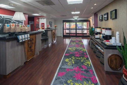 Hampton Inn Livermore - image 12