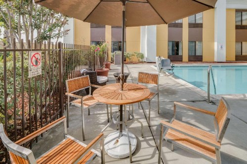 Hampton Inn Livermore - image 14