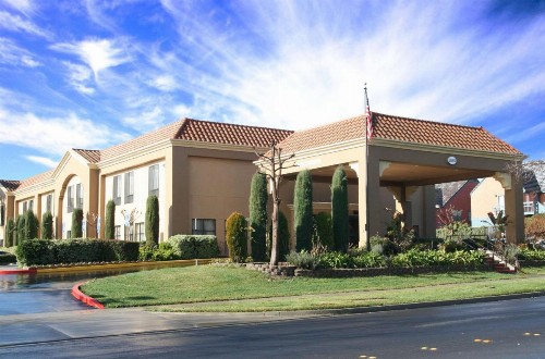 Hampton Inn Livermore - image 6