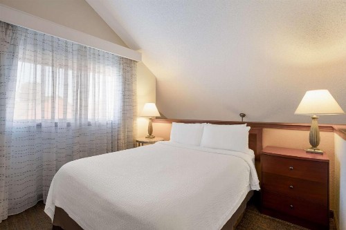 SenS Suites Livermore SureStay Collection by Best Western - image 37