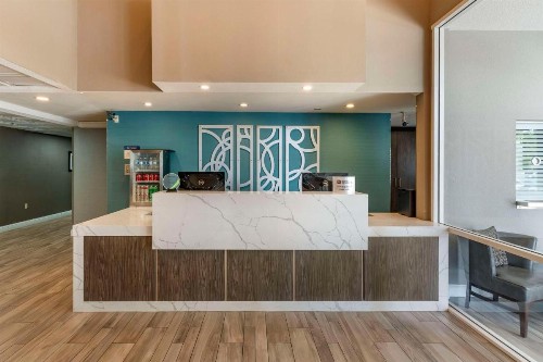 Best Western Plus Vineyard Inn - image 12