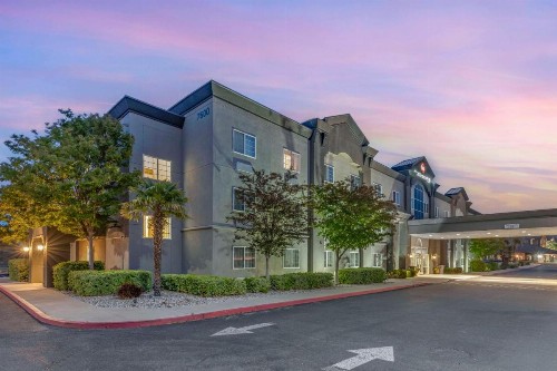 Best Western Plus Vineyard Inn - image 15