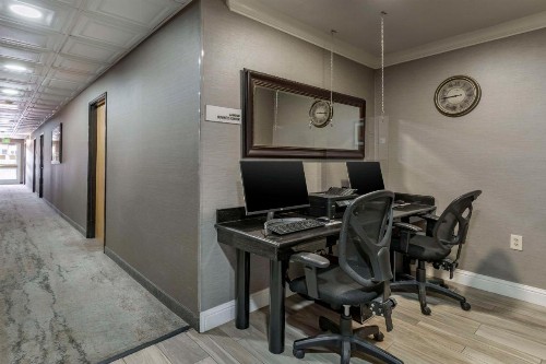 Best Western Plus Vineyard Inn - image 18