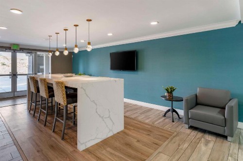 Best Western Plus Vineyard Inn - image 21