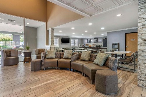 Best Western Plus Vineyard Inn - image 22