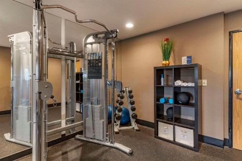 Best Western Plus Vineyard Inn - image 26