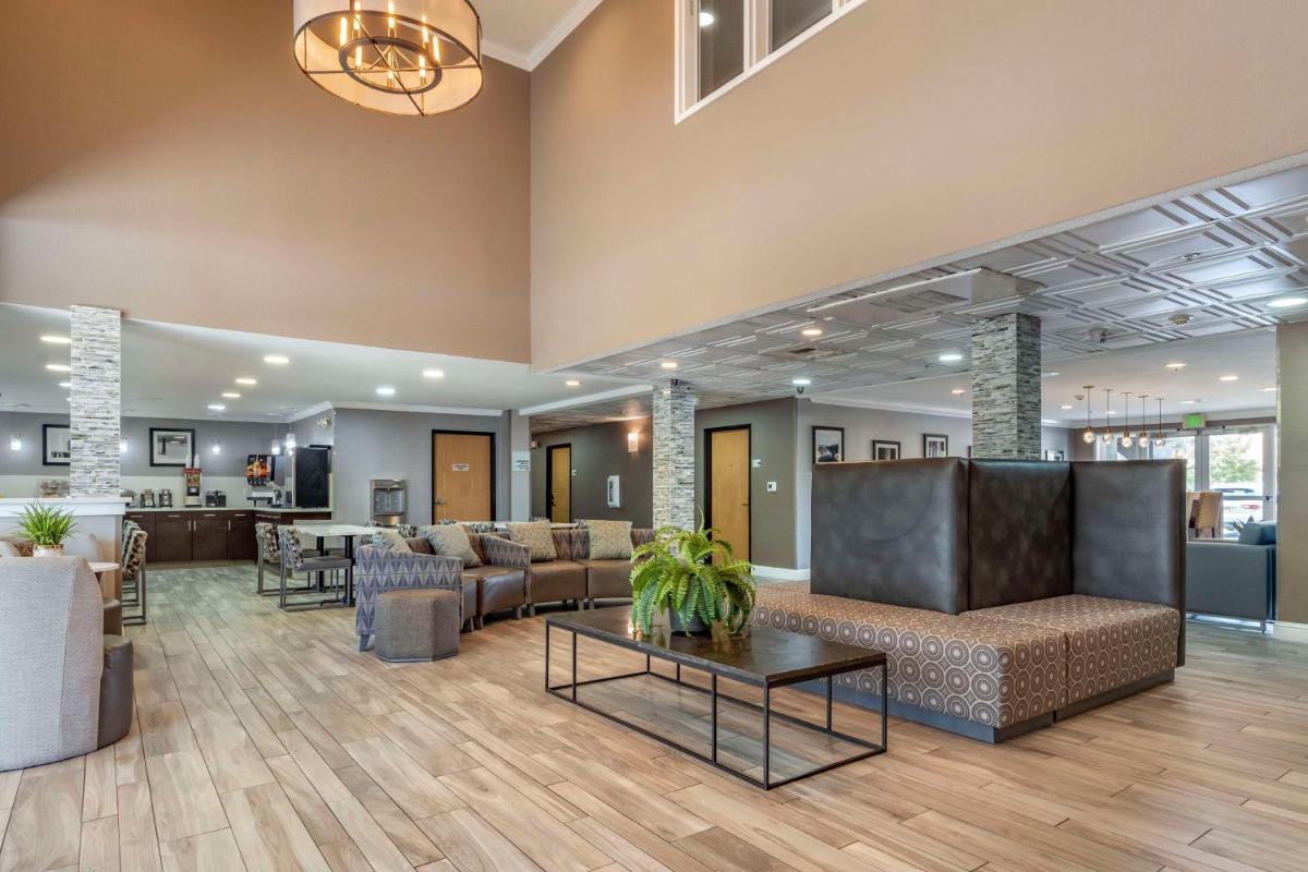 Best Western Plus Vineyard Inn - image 3