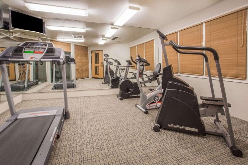 Hawthorn Suites by Wyndham Livermore - image 29