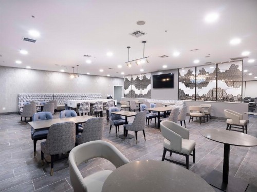 Premiere Suites - image 10
