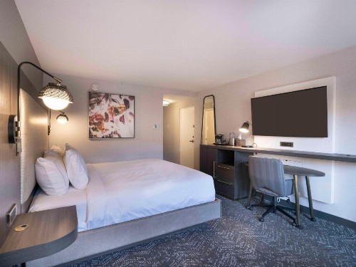 Premiere Suites - image 17