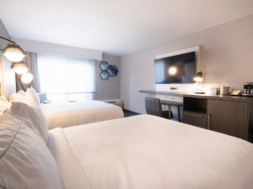 Premiere Suites - image 19