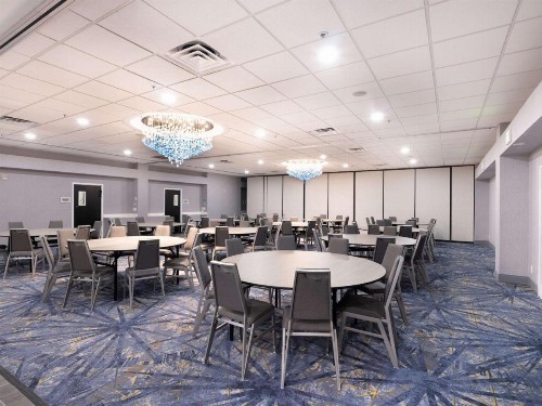 Premiere Suites - image 26