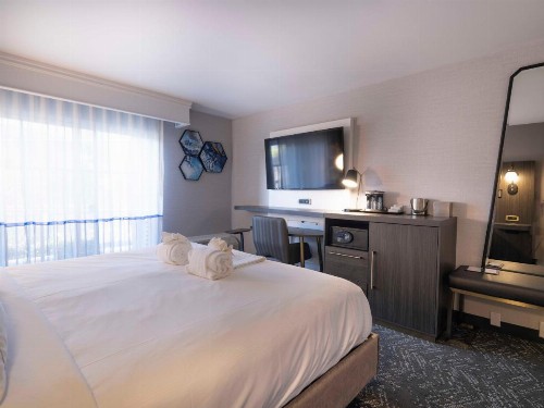 Premiere Suites - image 3