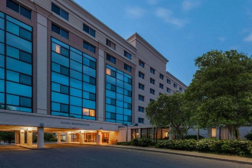 Ramada by Wyndham Liverpool Syracuse - image 5