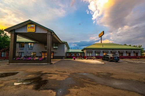 Comfort Inn Livingston - image 19