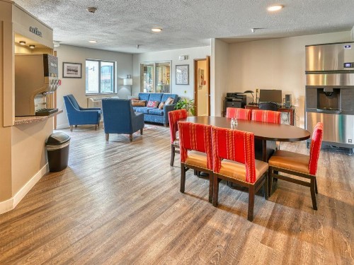 Comfort Inn Livingston - image 6