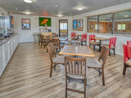 Comfort Inn Livingston - image 7