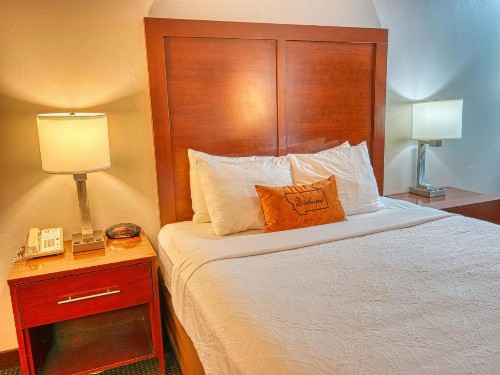 Comfort Inn Livingston - image 9