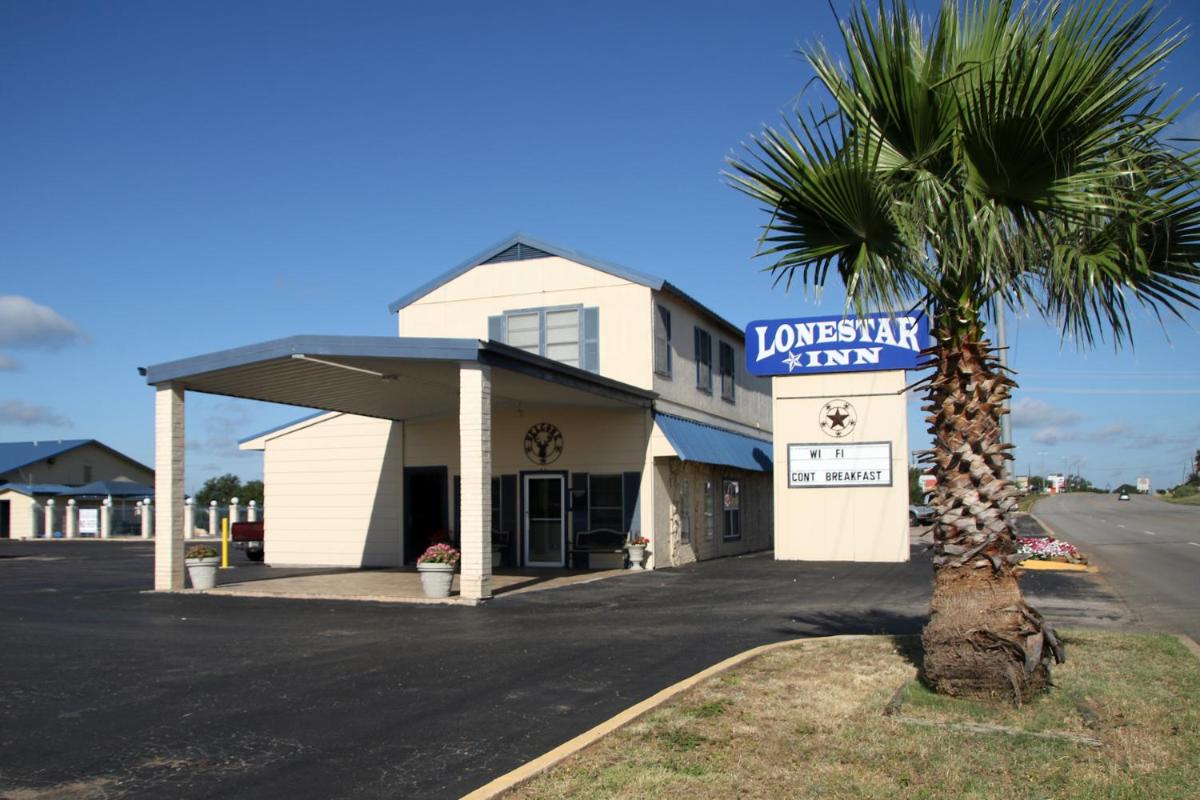 Lone Star Inn Llano - main image