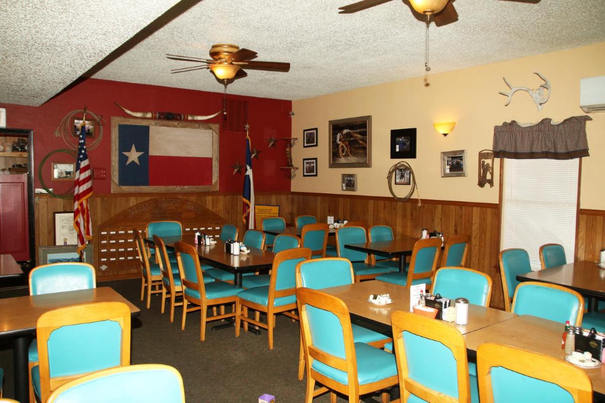Lone Star Inn Llano - image 5